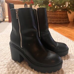 UO Urban Outfitters Black Ankle Boots with Zipper